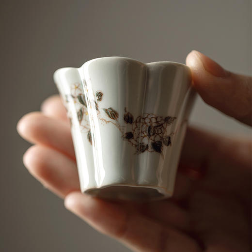 束刻 古青/海棠茶杯 口径5.4cm 高4.5cm 满容30ml 古青手绘兰花绣球花茶杯文人器功夫茶具海棠茶杯花口小品茗杯 商品图7