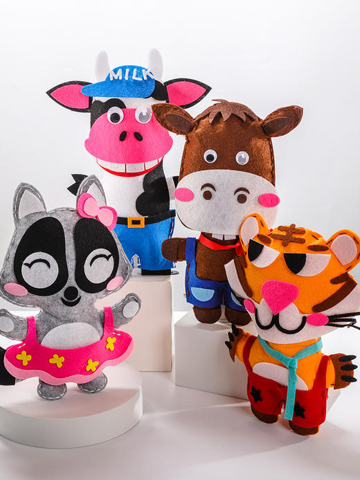 艺趣手工不织布布偶手工缝制玩偶小礼物盒 商品图1