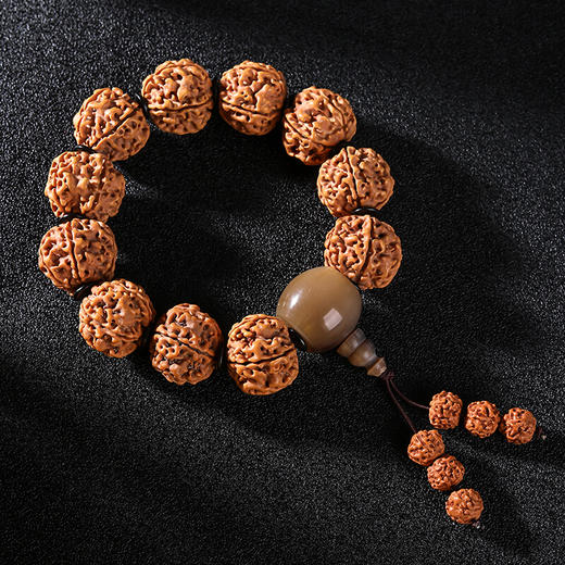 六鑫珠宝  尼泊尔六瓣满肉双龙纹大金刚菩提子手串+牛骨三通 19-20mm 商品图8