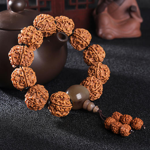 六鑫珠宝  尼泊尔六瓣满肉双龙纹大金刚菩提子手串+牛骨三通 19-20mm 商品图7