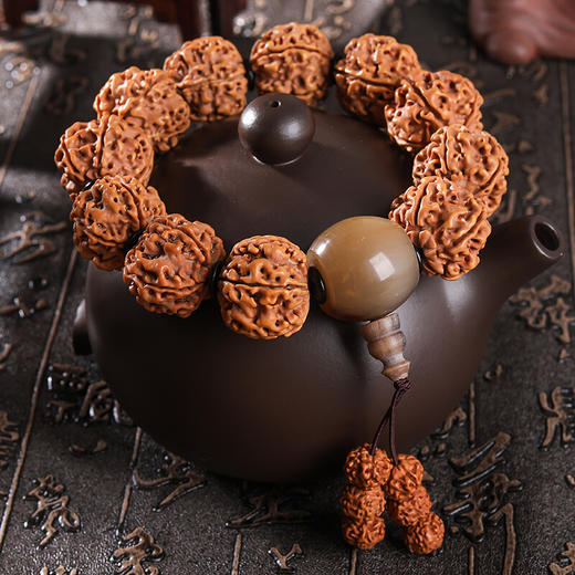 六鑫珠宝  尼泊尔六瓣满肉双龙纹大金刚菩提子手串+牛骨三通 19-20mm 商品图1