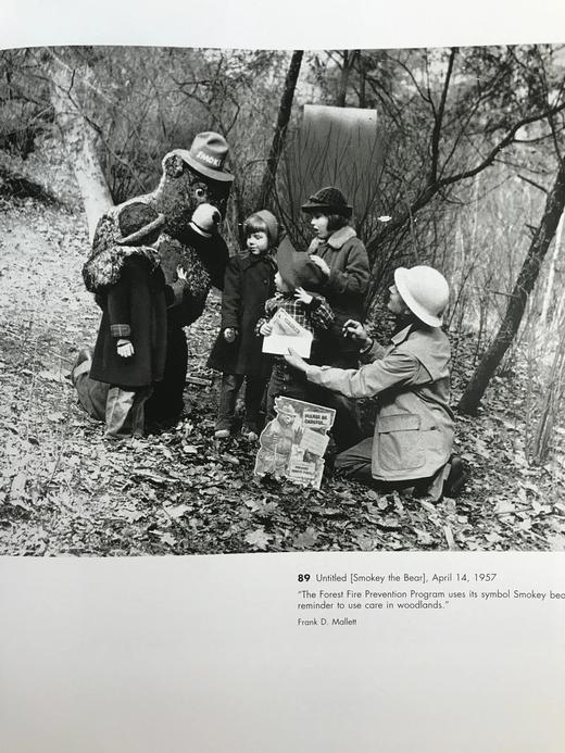 动荡五十年代：纽约时报摄影图集 195幅插图 精装大16开 商品图13