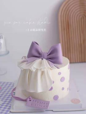 翻糖蝴蝶结 （提前24小时预定）