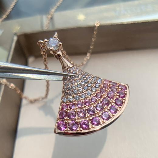 价值38000 谁戴谁好看！宝格丽DIVAS' DREAM系列渐变粉钻裙子项链 意式优雅魅力 神秘且令人难以忘怀的气质！V金材质+电镀咪金 保色效果超棒 配送全套包装！预售 商品图5