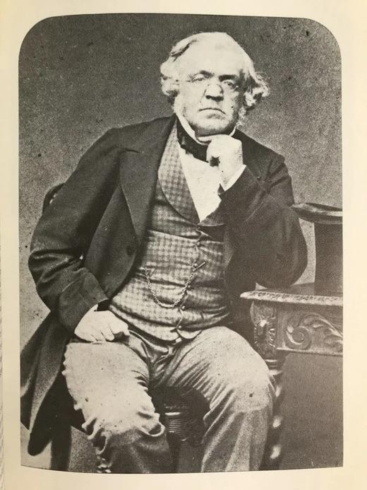 刘易斯·卡罗尔图传 数十幅插图 精装16开 商品图5