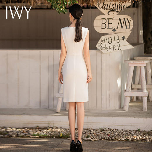 IWY/气质简约白色无袖连衣裙女时尚韩版百搭西装套裙修身OL职业工作服Q620-W 商品图4
