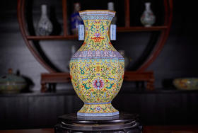 阳士琦：黄地粉彩图案六方贯耳瓶