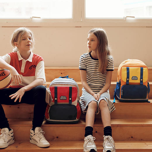 【已下架】ZOYZOII 儿童B15大容量护脊减负双肩书包 [福利品] 商品图0