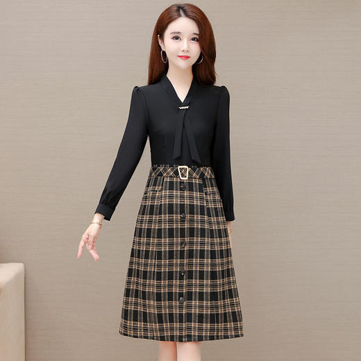 YWE  KED17809围巾领气质优雅格子连衣裙 商品图1