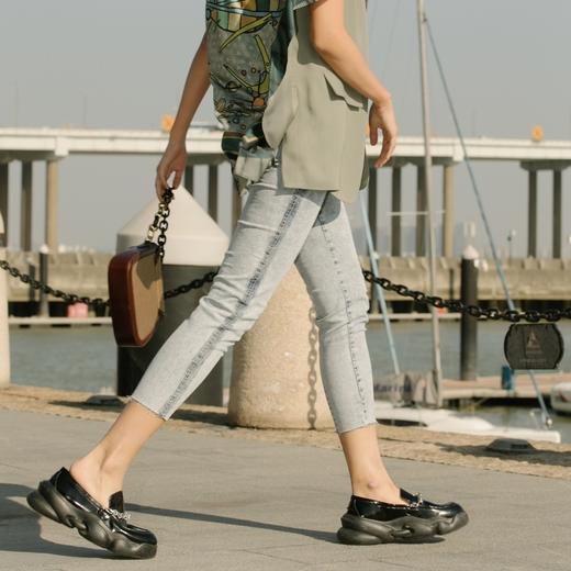 谜底浅色牛仔裤2021夏季新款显瘦小脚铅笔女士棉质裤子213MK1657 商品图1