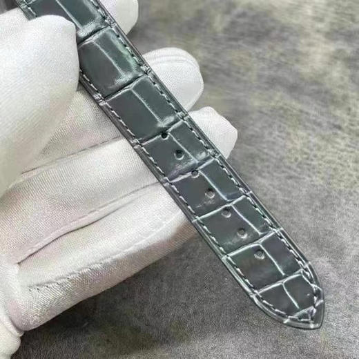 F1新款2020卡di亚 杜蒙山度士加大号薄款手表，长度46.6×宽度33.9mm，厚度8.5mm，男士腕表，意大利纯手工牛皮，机芯密底 商品图9