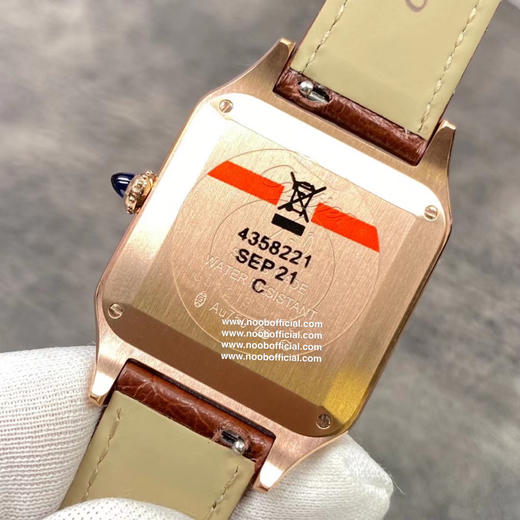 F1新款2020卡di亚 杜蒙山度士加大号薄款手表，长度46.6×宽度33.9mm，厚度8.5mm，男士腕表，意大利纯手工牛皮，机芯密底 商品图12