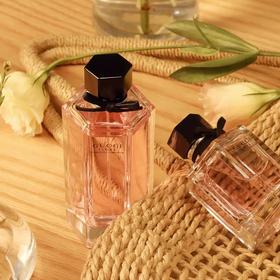 绚丽栀子花 Gorgeous Gardenia「清甜栀子 笑起来有酒窝的可爱女生」