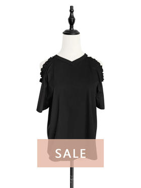 TYNVIE 露肩花边装饰短袖T恤 - 黑色