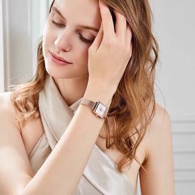 价值1700 CO*CH/蔻驰CASS系列茶玫瑰表盘小牛皮石英手表小方糖小方表22/22mm表盘 优雅时尚 小巧精致 石英机芯 30米生活防水 精致原盒包装！