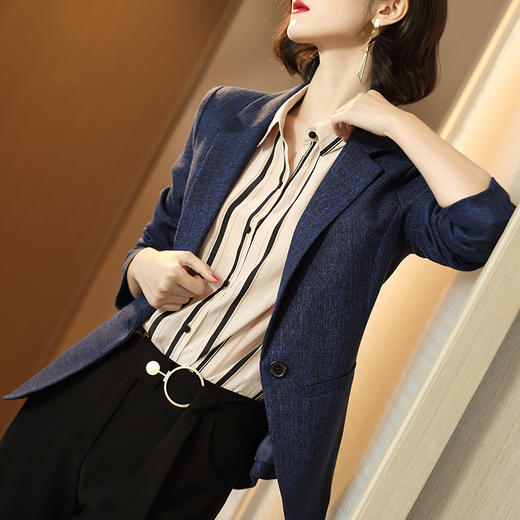黑蓝肌理感西服 立体挺括有韧性 OL职业修身小西装时尚chic短款休闲百搭春季外套女1664 商品图3