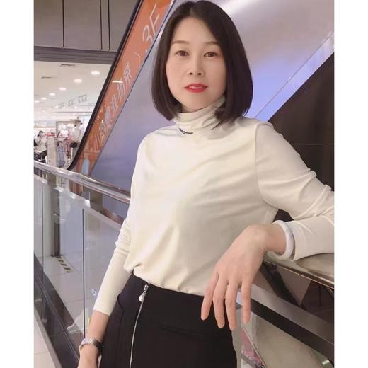 2楼凯莉米洛白色打底衫 商品图0
