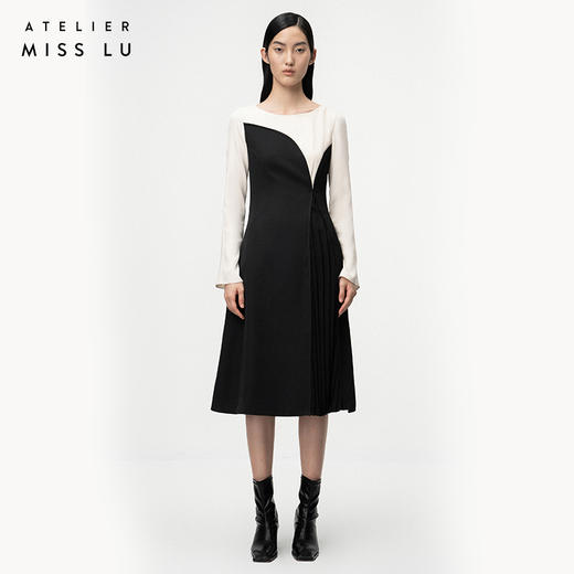 【密林小径】流畅曲线黑拼米白风琴折收腰长袖连衣裙/0000741A 商品图0