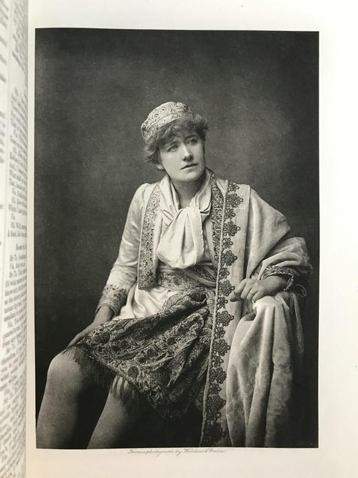 约19世纪晚期 莎士比亚戏剧集（全4卷，合2册） 约30幅插图 真皮精装16开 商品图11