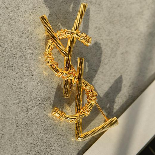 价值5000+ ys家金属logo胸针 百搭实用 永不过时 自带古着风 随意西装 自带高级感 气场十足 提升档次！可做发饰/胸针/项链/当扣子/颈饰 预售 商品图3