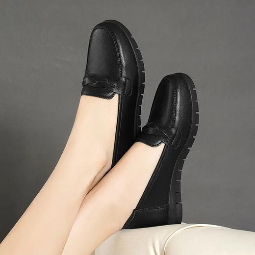 TZW-春秋新款防滑舒适平底软底中老年单鞋工作女单鞋 商品图3