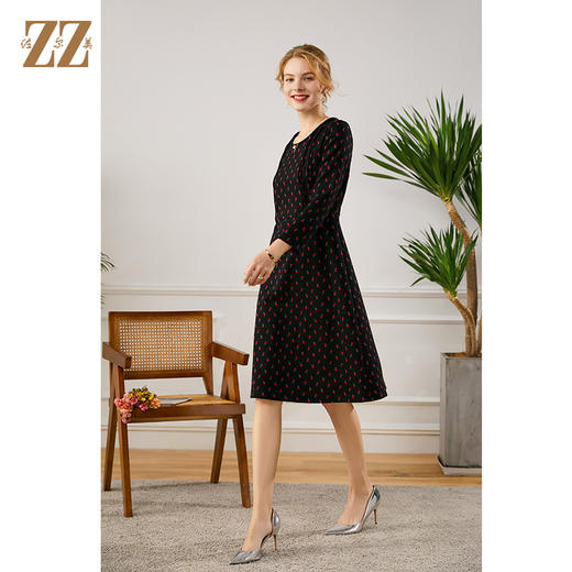 佐尔美2021年秋季新款 A字摆修身高腰包边圆领连衣裙E13LL31 商品图1