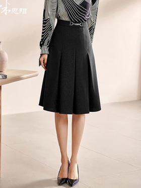 剩S 米思阳2024秋装新款知性优雅黑色A字裙高腰显瘦松紧腰半身裙0604