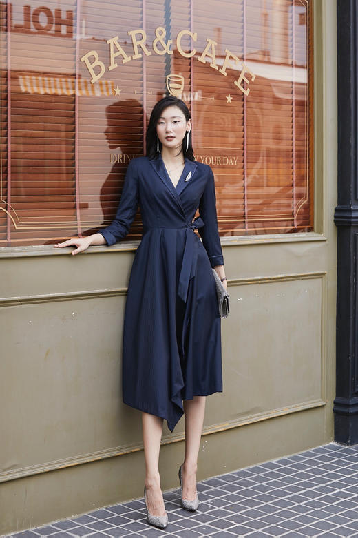 “巾帼”颈袖添香-连衣裙-限量✬J20384570 颈袖添香雯子私服刚柔并济藏青色条纹连衣裙 商品图2