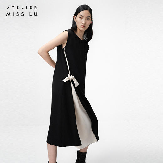 【奥萝拉】黑色拼缝米白蝴蝶结落肩宽松连衣裙/0000743A 商品图2