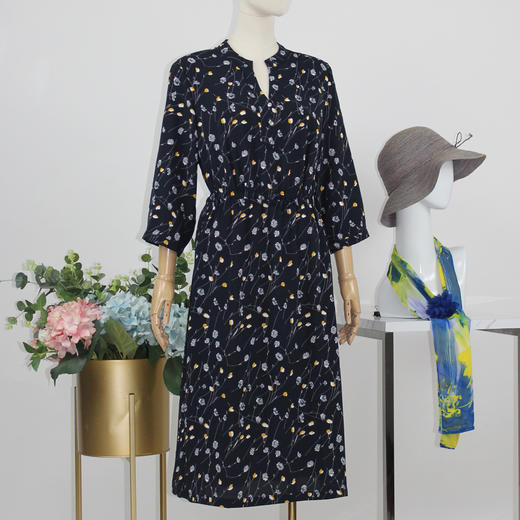 FOCALS福柯斯秋季七分袖修身V领中长款印花连衣裙FYBAX070BV 商品图1