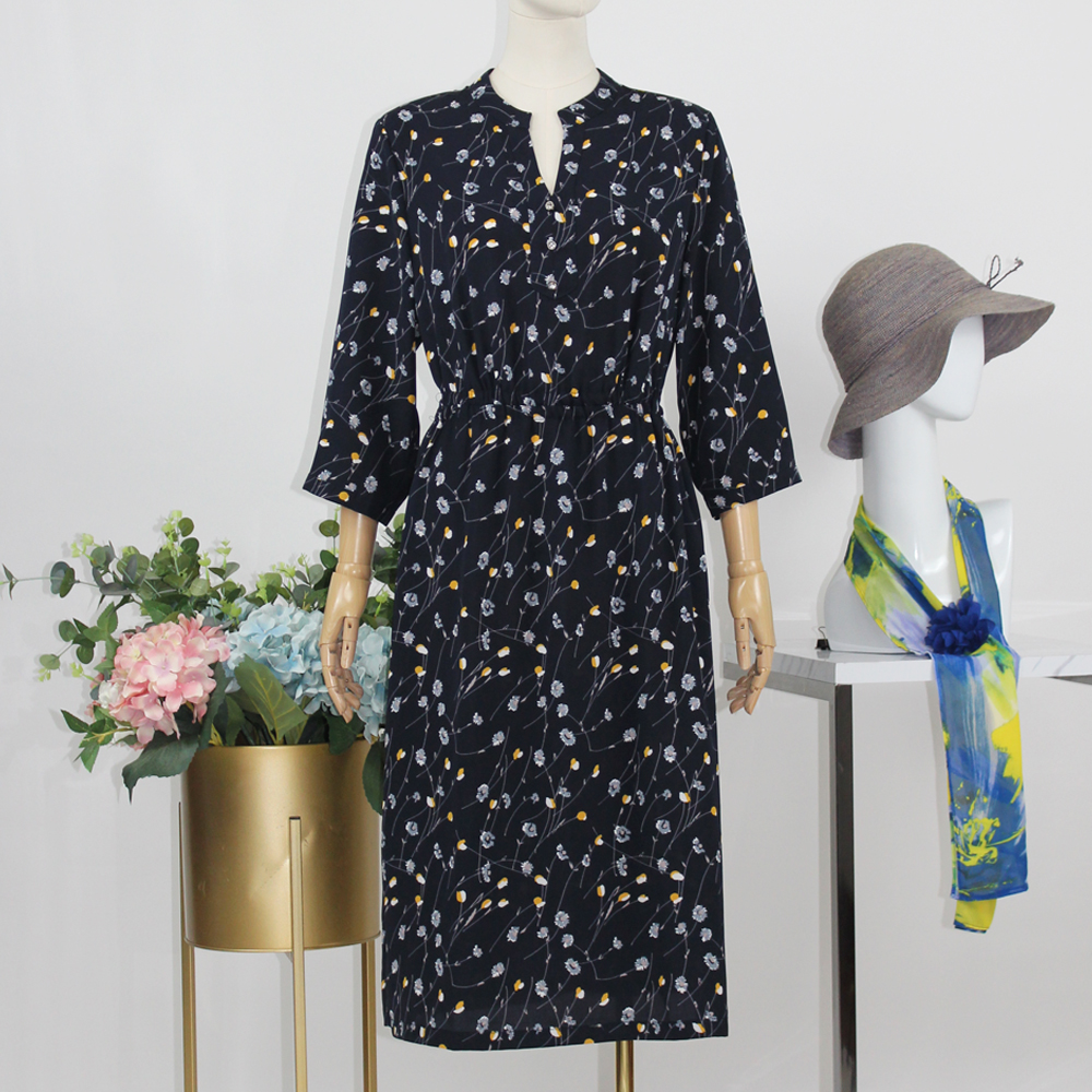 FOCALS福柯斯秋季七分袖修身V领中长款印花连衣裙FYBAX070BV