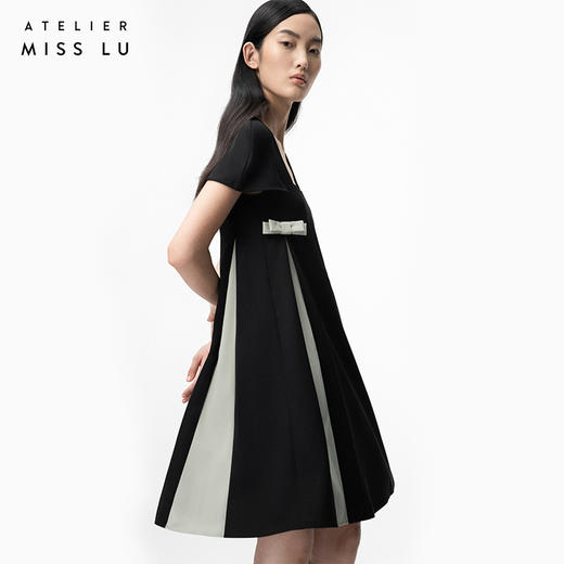 【绿色夹心】黑色拼缝豆沙绿撞色蝴蝶结泡泡袖宽松连衣裙/0000742 商品图2