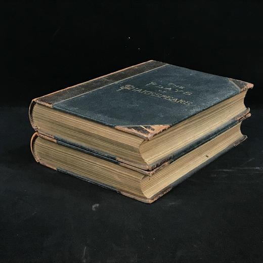 约19世纪晚期 莎士比亚戏剧集（全4卷，合2册） 约30幅插图 真皮精装16开 商品图1