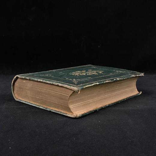 约19世纪后期 朗费罗诗集 约翰·吉尔伯特8幅版画插图 全真皮精装 四层竹节背 环衬烫金压花 书口三面鎏金 商品图1