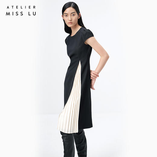 【流溢风琴】黑拼米白撞色拼接风琴折连衣裙/0000740 商品图1