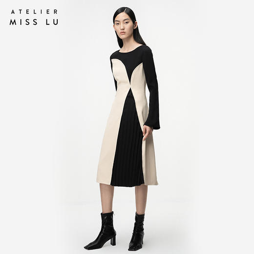 【密林小径】流畅曲线浅米绿拼黑风琴折收腰长袖连衣裙/0000741 商品图1