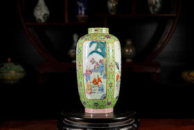 阳士琦:绿地开窗婴戏图灯笼瓶