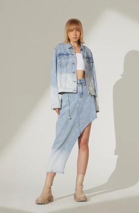 渐变水洗珍珠撞钉牛仔外套