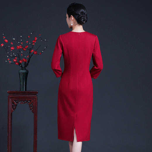 上海旗袍厂ZY-Q5796秋季新款罗马布简约时尚连衣裙大码红色装 商品图3
