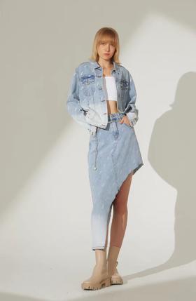 渐变水洗不对称下摆半裙