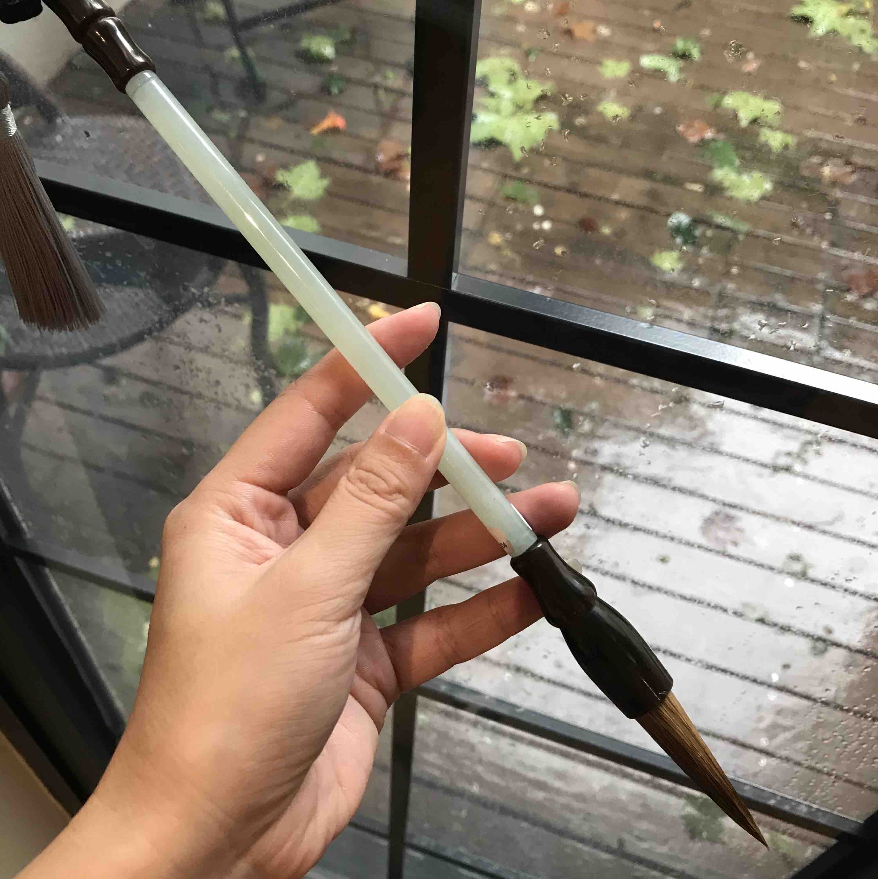 冰糯种淡绿翡翠毛笔