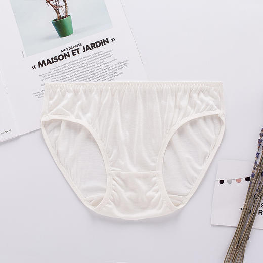 ARN-K047桑蚕丝女士三角裤薄款透气舒适低腰纯色真丝内裤女 商品图1