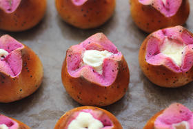 熔岩火龙果芝心碱水包(一组两个）