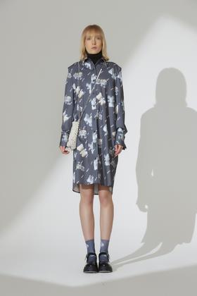 DIA小熊印花肩部细节衬衫裙