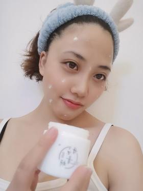 修护滋润维稳， 用上不想放手， 肌肤细腻稳定，软软嫩嫩！