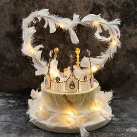 羽毛皇冠蛋糕（羽毛邂逅皇冠，等待有心人甜蜜无间）