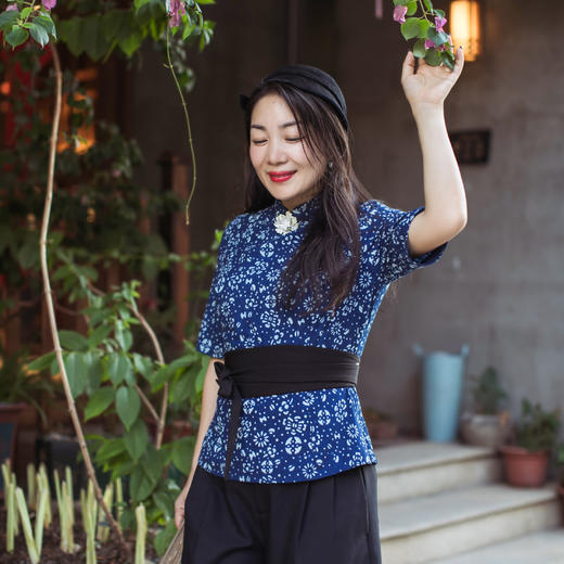 【林栖设计小店】【现货】生活在左蓝印花旗袍小衫上衣X1913360（腰封另外搭配） 商品图6