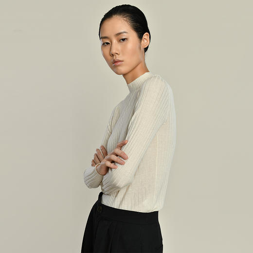 2021新款女士丝羊绒16针坑条半高领打底衫 商品图3