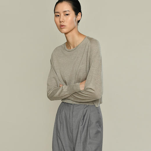 2021新款女士丝羊绒16针平纹截短套头衫 商品图3