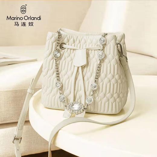 真皮包包女高级感2021新款潮百搭时尚大容量单肩斜挎水桶包 商品图0